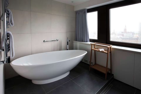 Presidential Suite | Bathroom | Shower, hair dryer, heated floors, towels