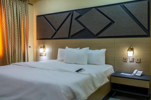 Superior Room (Deluxe) | Premium bedding, Select Comfort beds, in-room safe, desk