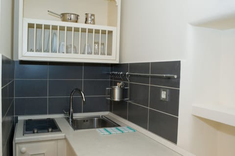 Studio Apartment for 2 people | Private kitchenette