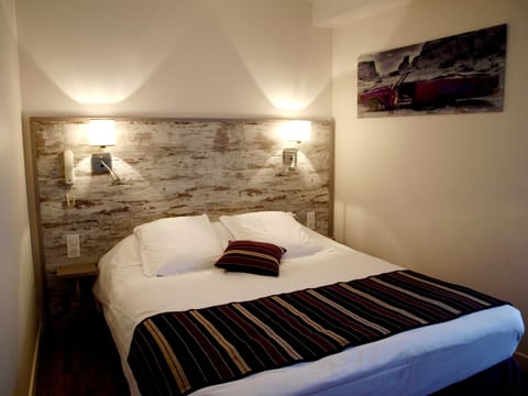 Premium bedding, desk, free WiFi, bed sheets