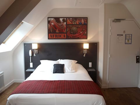 Premium bedding, desk, free WiFi, bed sheets