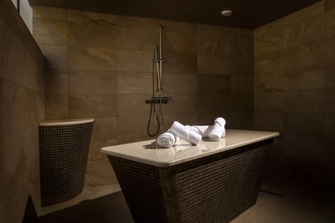 Sauna, Turkish bath, body treatments, body wraps, body scrubs