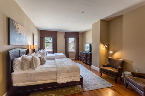 Standard Room, 2 Queen Beds (3) | Premium bedding, memory foam beds, desk, blackout drapes