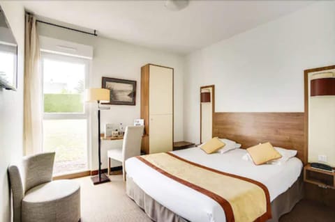 Double Room | Premium bedding, in-room safe, individually furnished, desk