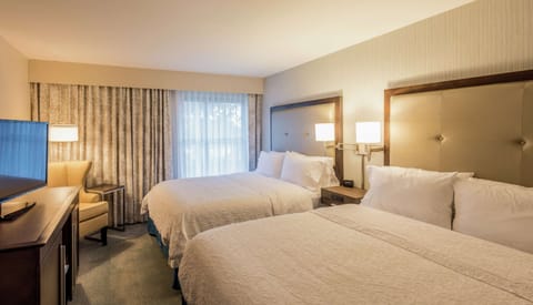 Suite, Kitchen | In-room safe, desk, blackout drapes, iron/ironing board
