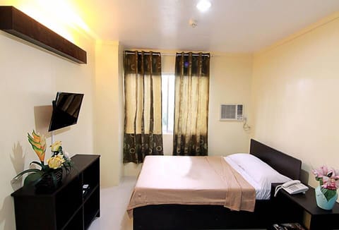 Honeymoon Double Room | In-room safe, individually decorated, individually furnished, desk