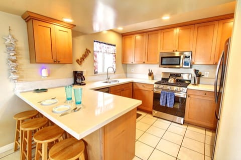 Breakfast bar seats 4