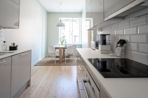 Studio | Private kitchen | Fridge, oven, stovetop, dishwasher