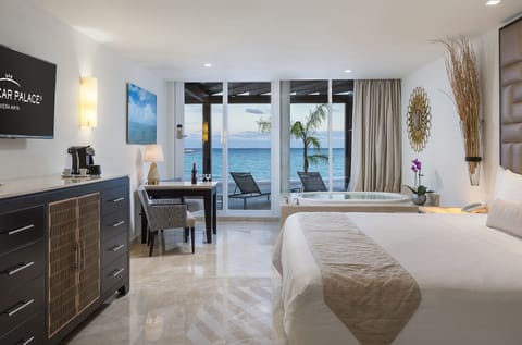 Superior Walk Out Suite Ocean Front - Kids & Teens Free | View from room