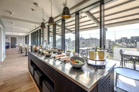 Daily buffet breakfast (DKK 109 per person)