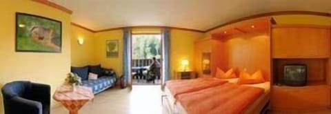 Double Room, Balcony | In-room safe, desk, iron/ironing board, free cribs/infant beds