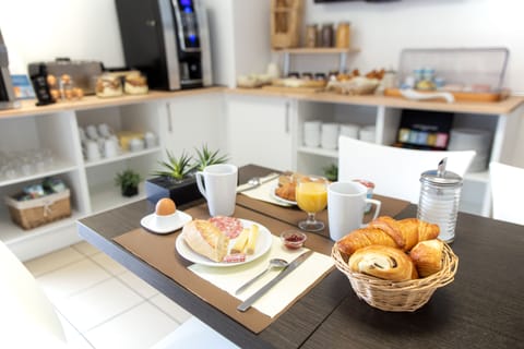 Daily buffet breakfast (EUR 12.90 per person)