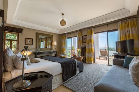 Junior Suite, 1 Queen Bed, Ocean View | Minibar, in-room safe, desk, free WiFi