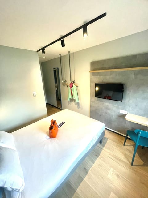 Double Room, Multiple Beds | Soundproofing, free WiFi, bed sheets