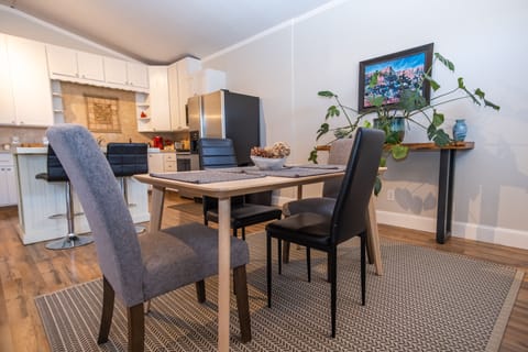 Premium Apartment | In-room dining