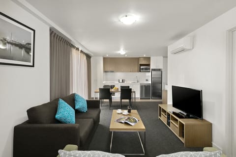 One Bedroom Apartment | Premium bedding, pillowtop beds, minibar, in-room safe