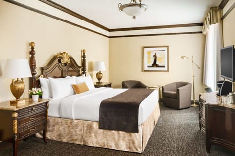 Deluxe Suite, 1 King Bed | Hypo-allergenic bedding, in-room safe, individually decorated, desk