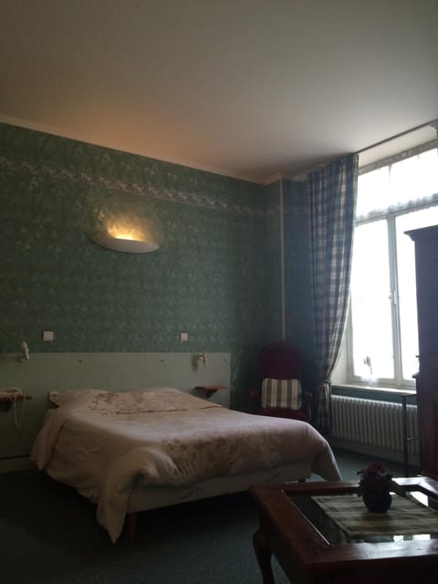 Desk, iron/ironing board, free WiFi