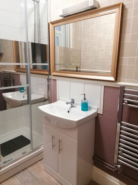 Double or Twin Room, Ensuite | Bathroom