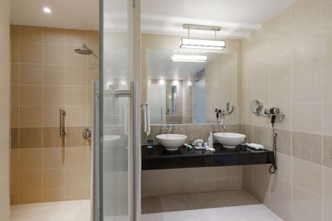 Presidential Suite, Lagoon View (Lounge) | Bathroom | Separate tub and shower, rainfall showerhead, free toiletries