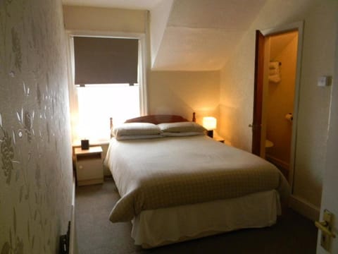 Standard Double Room, 1 Double Bed | In-room safe, desk, iron/ironing board, free WiFi