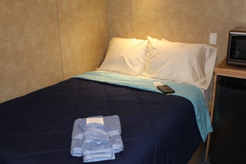 Premium Private Room, Private Bath | Premium bedding, pillowtop beds, desk, free WiFi