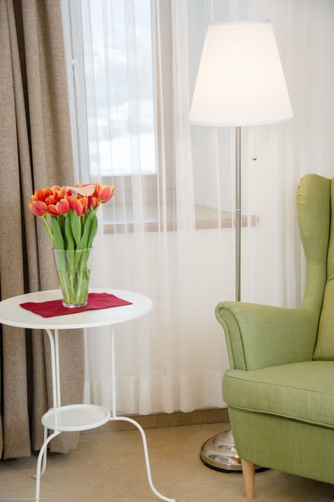 Standard Double or Twin Room | Living area | TV