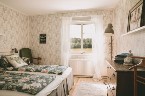 Double Room | Individually decorated, individually furnished, iron/ironing board