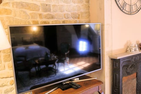 Superior Room | Television