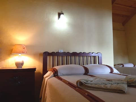 Standard Triple Room, Multiple Beds | Bed sheets