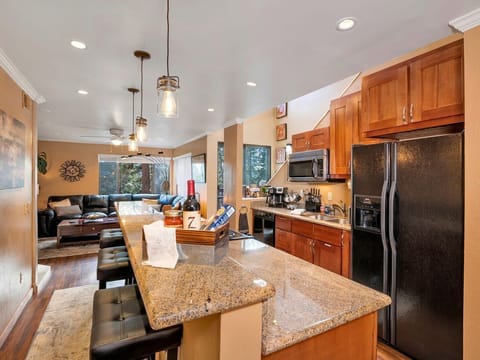 Kitchen Bar dining with 3 bar stools