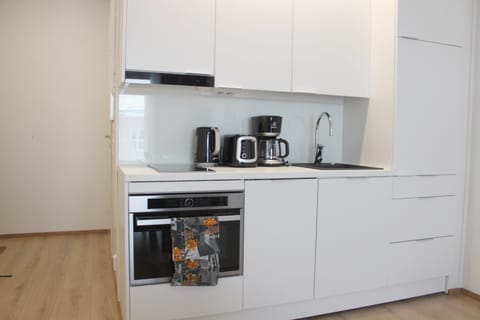 Studio (for 4) | Private kitchenette | Fridge, microwave, oven, stovetop