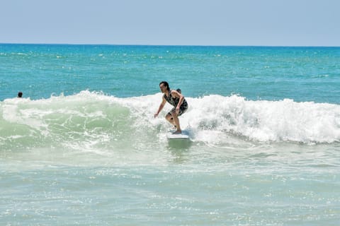 Surfing/boogie boarding