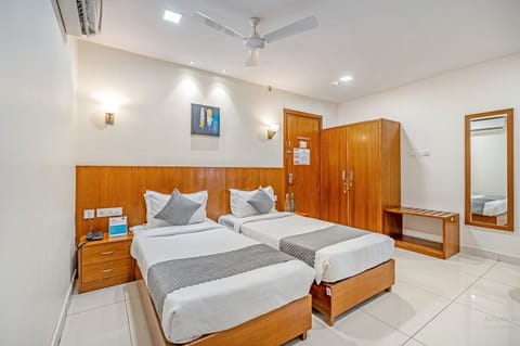 Deluxe Single Room | Soundproofing, iron/ironing board, free WiFi, bed sheets