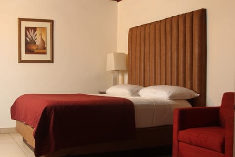 Comfort Double Room, 1 King Bed | Individually decorated, individually furnished, soundproofing