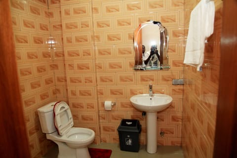 Bathroom | Shower, rainfall showerhead, free toiletries, bathrobes