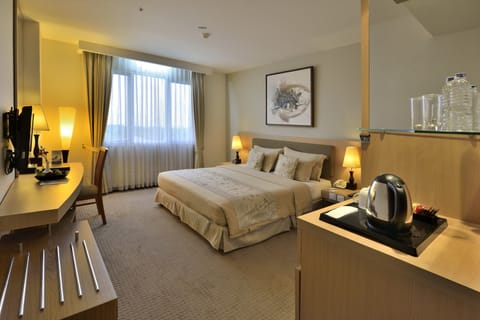 Superior Double Room | In-room safe, desk, blackout drapes, soundproofing