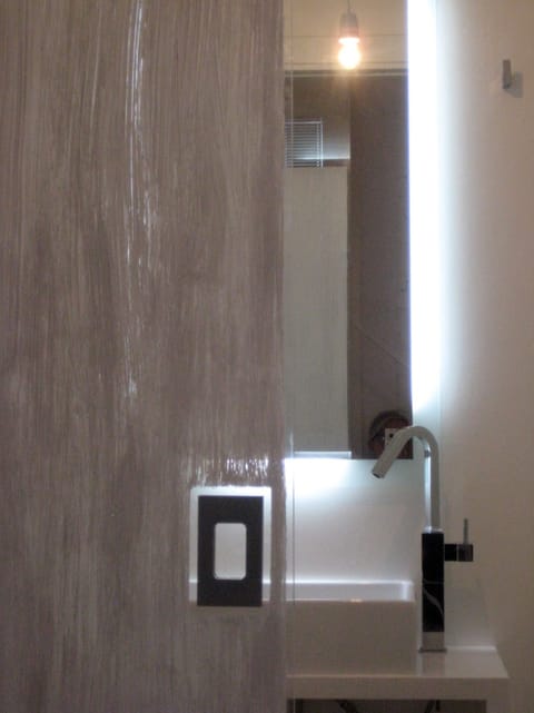 Superior Room | Bathroom | Shower, rainfall showerhead, free toiletries, hair dryer