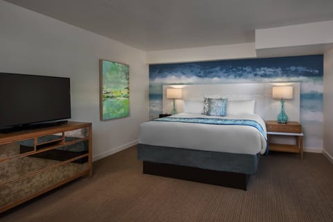 Suite, 2 Bedrooms | Premium bedding, pillowtop beds, in-room safe, blackout drapes