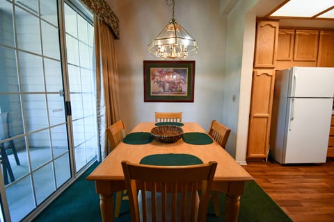 Deluxe Condo, Kitchen | Dining room