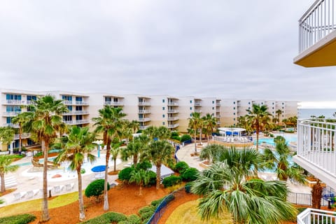 2 outdoor pools, pool umbrellas, sun loungers