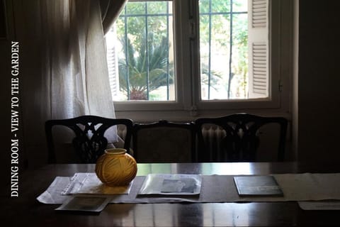 Study or dinning room. View to the garden