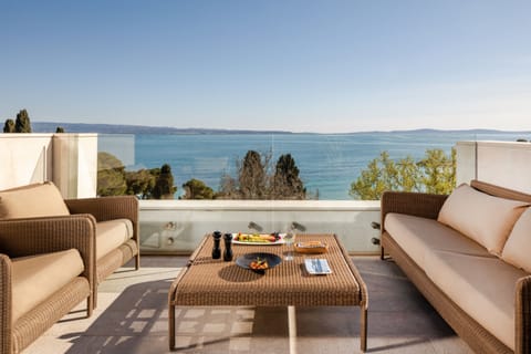 Junior Suite (panoramic view) | Terrace/patio