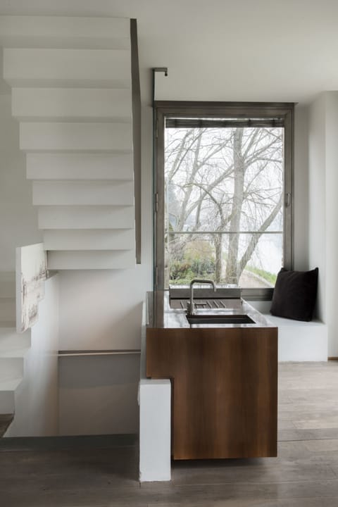 Premium bedding, down comforters, in-room safe, blackout drapes