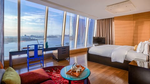 Suite, 1 Bedroom, Balcony, Sea View (Dining Area) | In-room safe, desk, laptop workspace, soundproofing