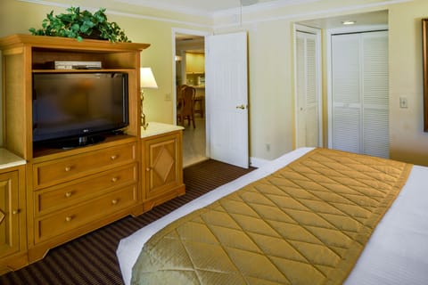 Condo, 2 Bedrooms One King with Two Twin Beds  | 2 bedrooms, premium bedding, in-room safe, desk