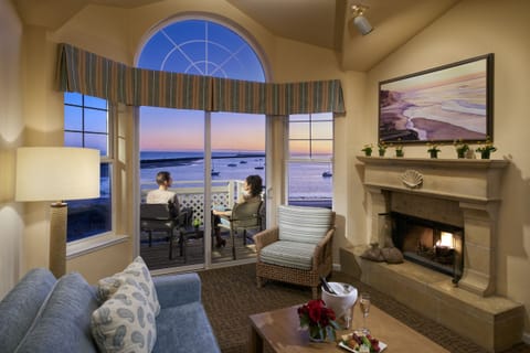 Penthouse Suite, 1 King Bed with Sofabed, Ocean View | Beach/ocean view