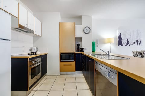 Apartment, 1 Bedroom | Private kitchen | Fridge, microwave, stovetop, dishwasher