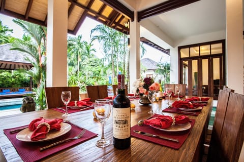 Exclusive Villa, 3 Bedrooms, Non Smoking, Pool View | In-room dining