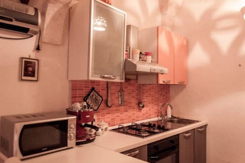 Apartment, 2 Bedrooms, Non Smoking | Private kitchen | Fridge, oven, stovetop, espresso maker